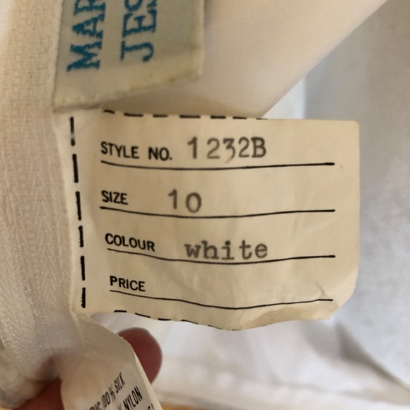 Wedding dress - Picture 11 of 16